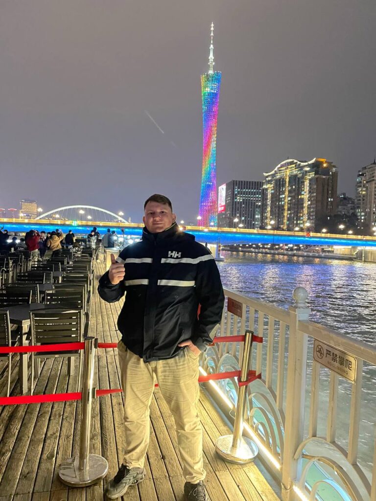 photo_2024-04-22-205505 - Londoner Post Dennis Richard, very venture china