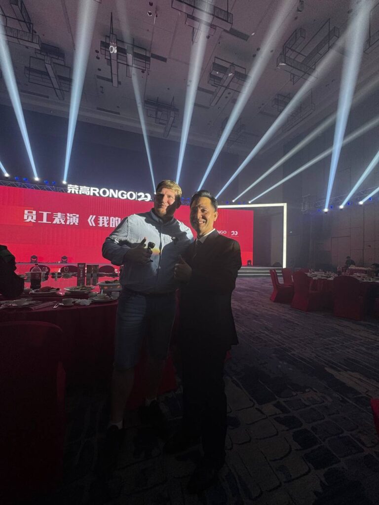 photo_2024-04-22-205523 - Londoner Post Dennis Richard, very venture china